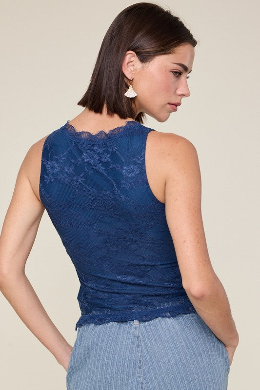 LACE SLEEVELESS TOP