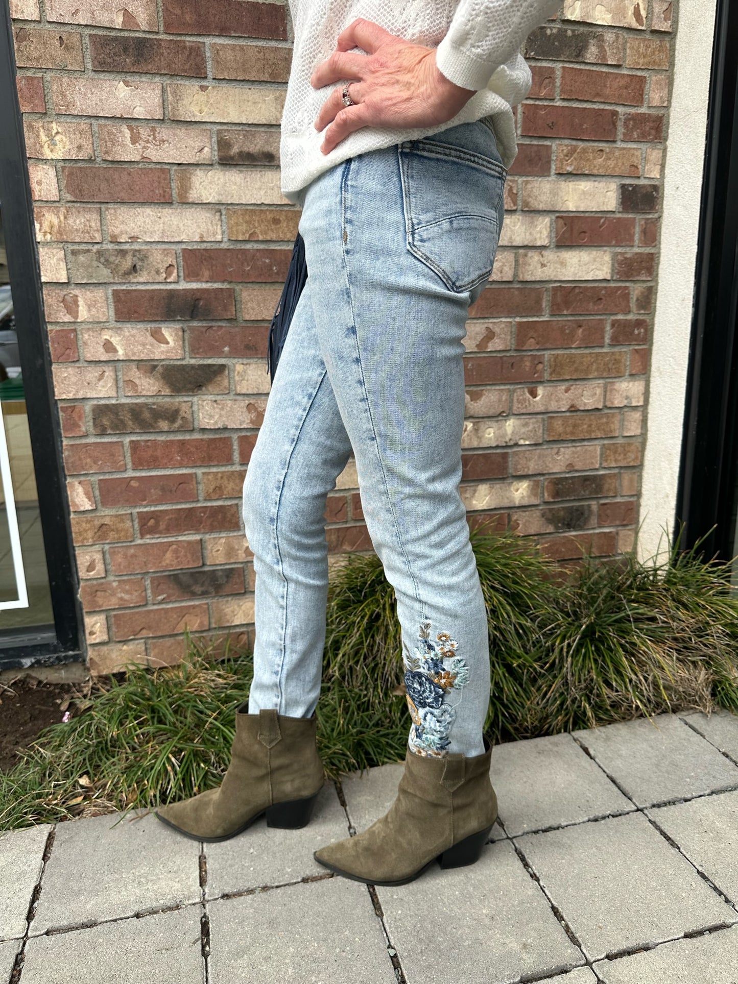 Driftwood Jackie Embroidered Jeans